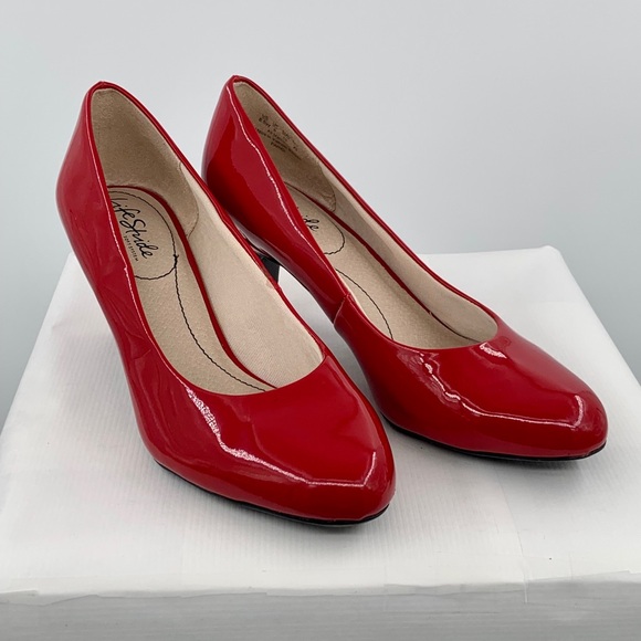 NWT Life Stride Parigi Women’s Red Patent Pumps Shoes - Picture 1 of 12